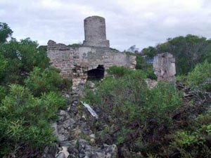 ES124, -33.759281, 123.744522 Ruins en route to Pt Malcolm ES124, -33.759281, 123.744522 Ruins en route to Pt Malcolm