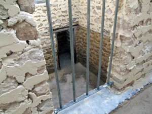 ES138, -33.622374, 123.860669 Israelite Bay telegraph station abandoned ES138, -33.622374, 123.860669 Israelite Bay telegraph station abandoned