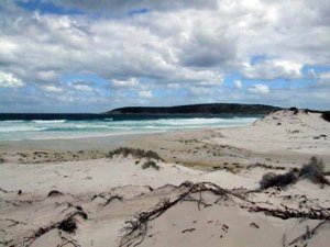 ES069, -33.882152, 122.996535 Tagon Creek mouth ES069, -33.882152, 122.996535 Tagon Creek mouth