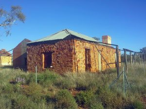 KR20, -24.282872, 116.813783 Old Cobra Homestead